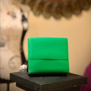 ⚜️Authentic Louis Vuitton Neon Green Elise⚜️